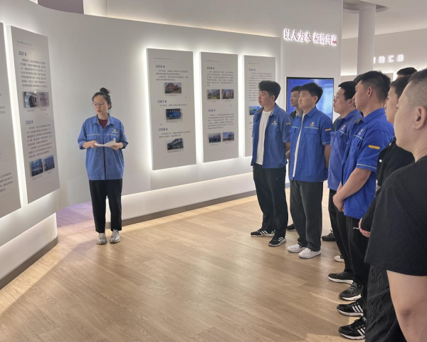 垚志达煤业员工参观文化展馆